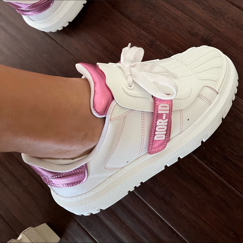 DIOR